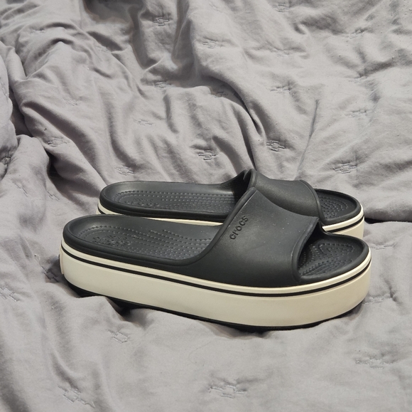 Crocs Classic Black Iconic Comfort Slides Platform Zooey Deschanel women size 6 main image 4